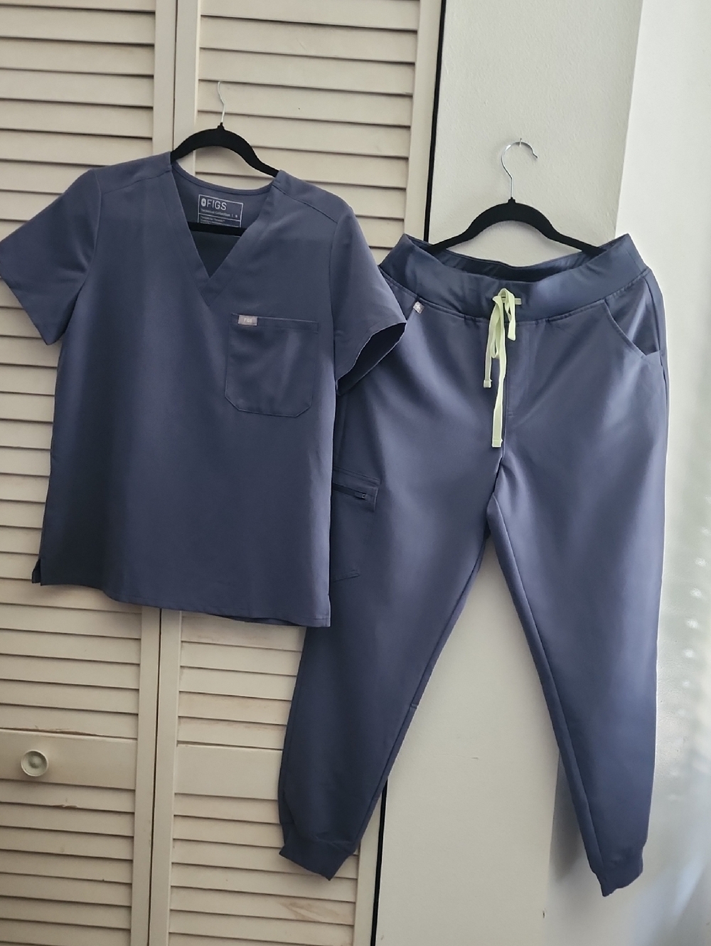FIGS Slate Blue Scrub Top & Jogger Set with Lime Drawstring